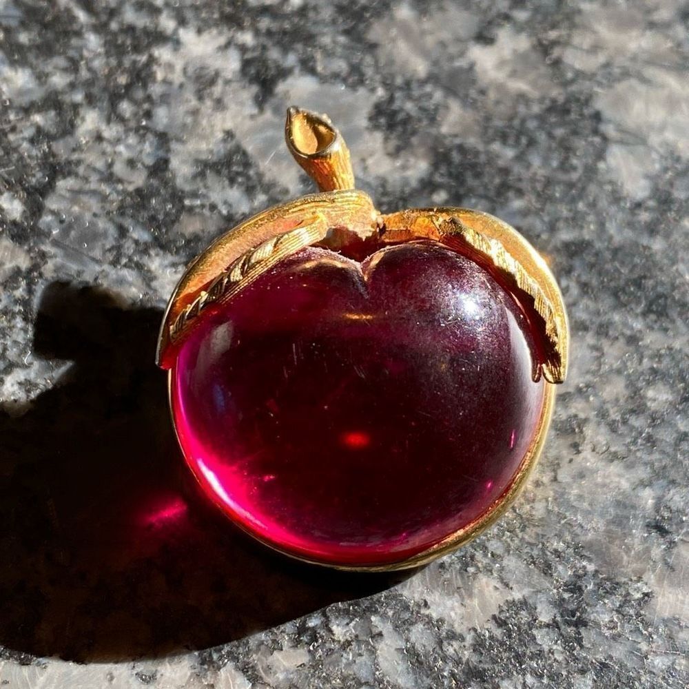 Vintage Sarah Coventry Jelly Belly Apple Pin